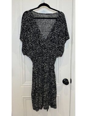 Nine West Faux Wrap Surplice V-Neck Midi Dress Black & White Abstract Print EUC